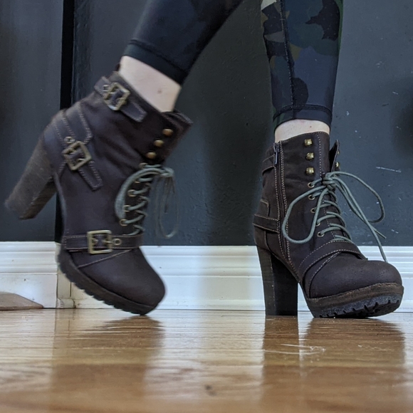 Coconuts Combat Booties - Picture 5 of 7